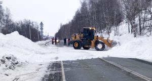 Движение транспорта на дорогах после схода лавин восстановлено