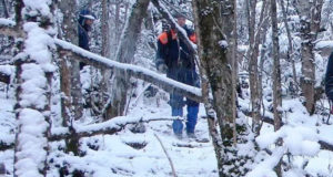 Спасатели нашли подростков, заблудившихся на горе возле Манжерока