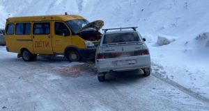 Автобус с детьми попал в ДТП возле Красных ворот