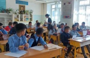 Волонтеры ГАГУ помогают монгольским школьникам учить русский язык