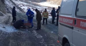 Житель Кузбасса сорвался со скалы на перевале Кату-Ярык и погиб