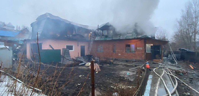 Жилой дом сильно пострадал от пожара в Горно-Алтайске