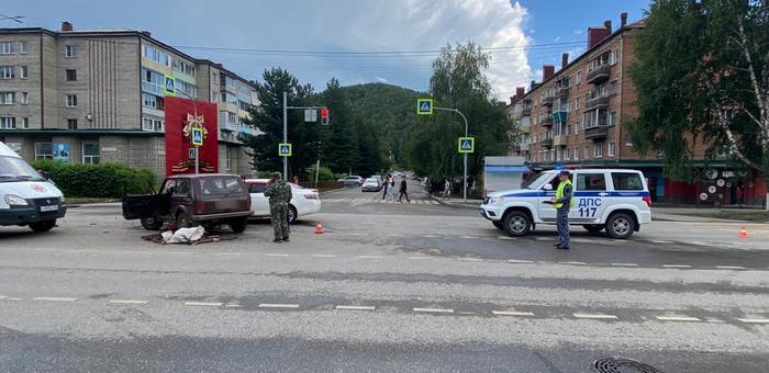 В ДТП на главном проспекте Горно-Алтайска пострадали четыре человека