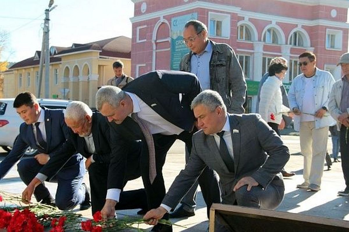 В Республике Алтай почтили память жертв политических репрессий 