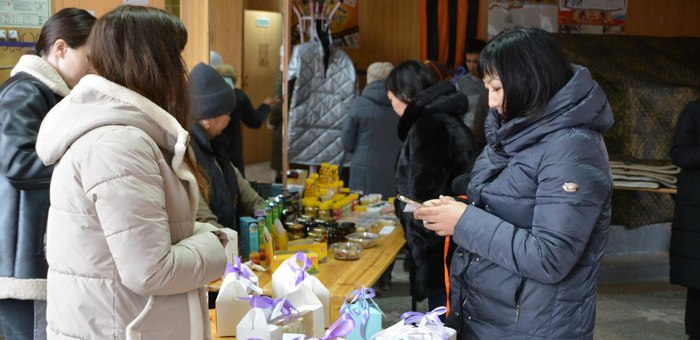 В Онгудае прошла благотворительная выставка-ярмарка в поддержку участников спецоперации