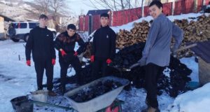 Студенты-волонтеры помогли многодетной семье участника СВО