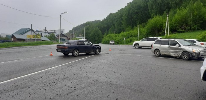 Пенсионерка из Алтайского края пострадала в ДТП с двумя «Тойотами» в Майме