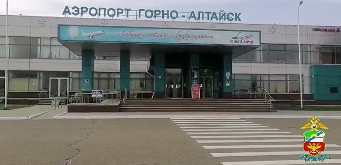 Пьяный пассажир устроил дебош в аэропорту Горно-Алтайска