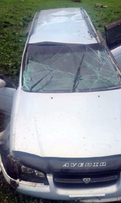 Иномарка слетела с дороги в Усть-Канском районе, пострадали два человека 