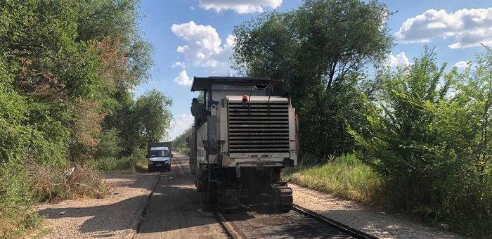 Республика Алтай ремонтирует дорогу в ЛНР