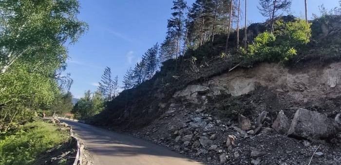 Участок дороги в Чемальском районе перекроют из-за разработки скального выступа