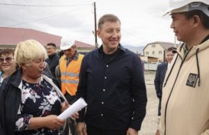 Жители Кош-Агача поблагодарили Андрея Турчака за строительство долгожданного спортзала
