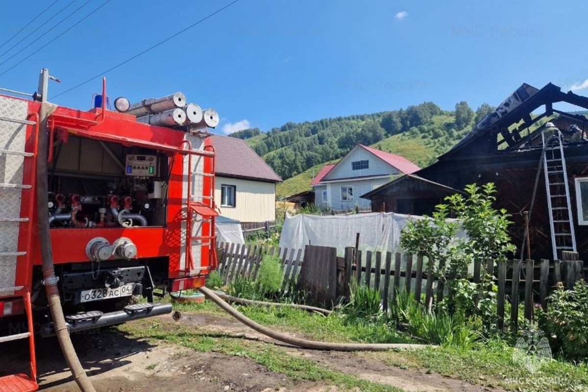 Жилой дом горел в Горно-Алтайске 