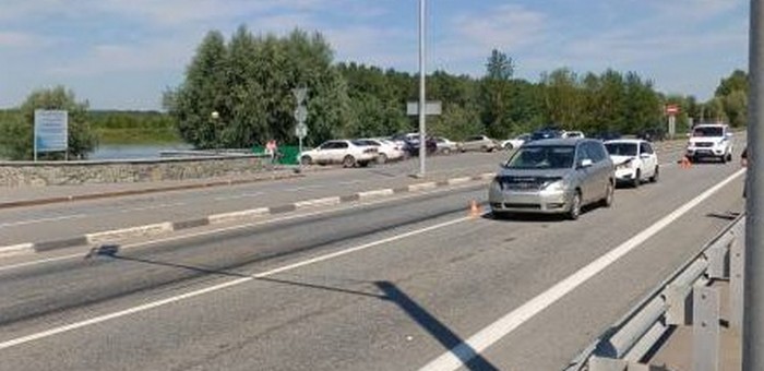 На въезде в республику столкнулись автомобили с туристами из Кемеровской области