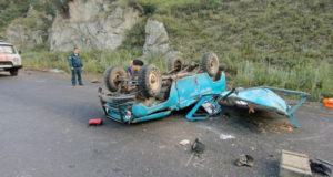 Пьяный водитель перевернул УАЗ в Чемальском районе, пострадали четыре человека