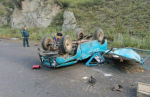Пьяный водитель перевернул УАЗ в Чемальском районе, пострадали четыре человека