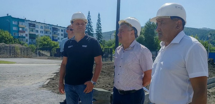 В Горно-Алтайске проверили ход строительства школы №7