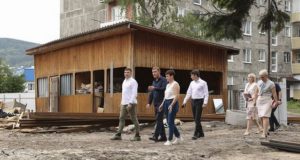 Андрей Турчак в Горно-Алтайске проверил социальные объекты и встретился с жителями