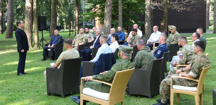 Роман Гордеев принял участие во встрече Дмитрия Медведева с бойцами специальной военной операции