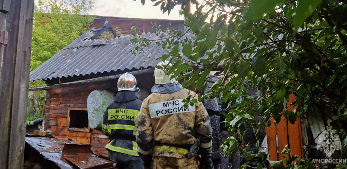 В Горно-Алтайске на пожаре погибла пожилая женщина