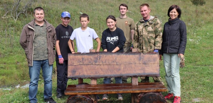 В окрестностях Усть-Коксы облагородили родник