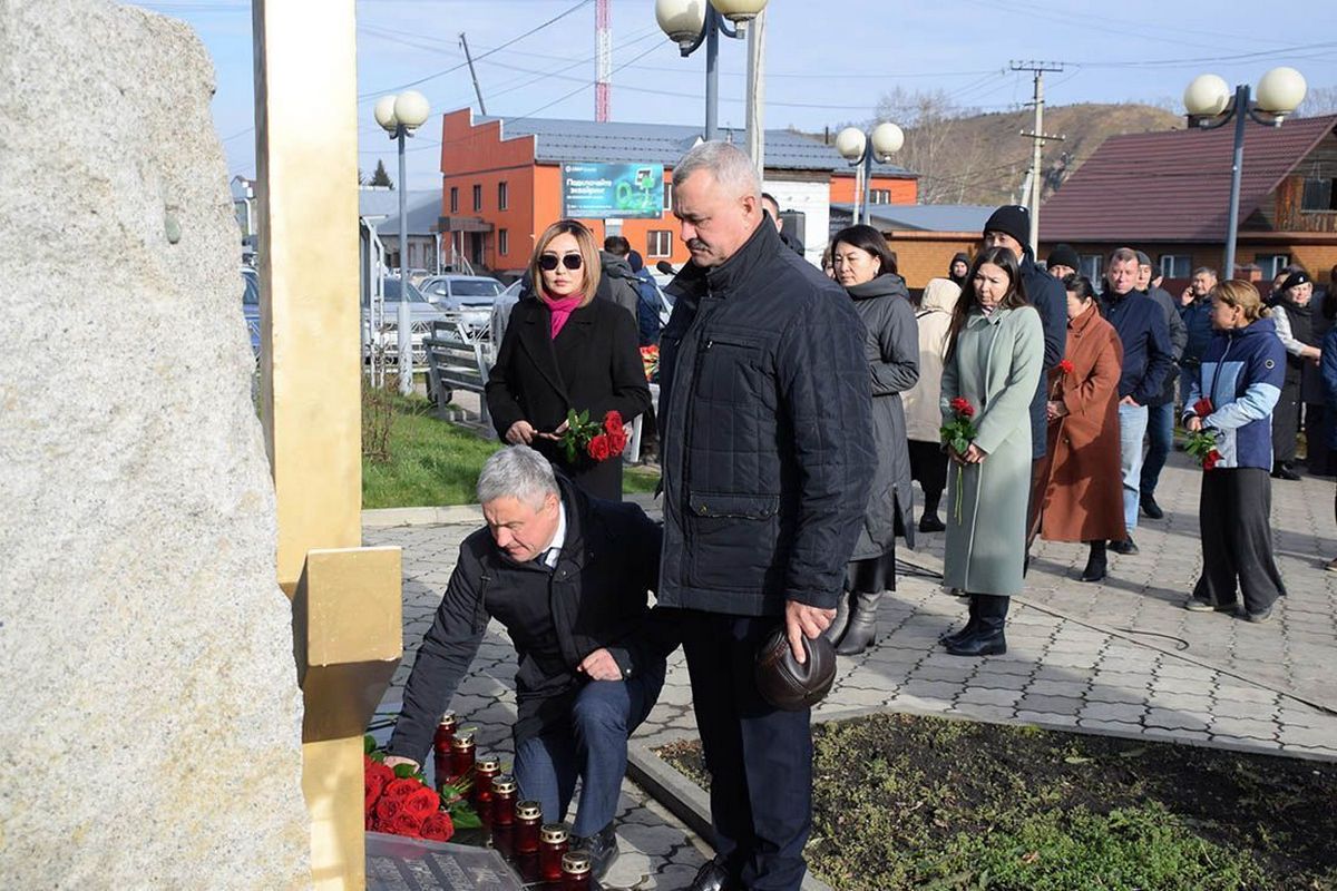 Память жертв политических репрессий почтили в Республике Алтай 