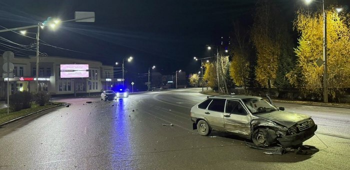 В столкновении двух автомобилей в Горно-Алтайске пострадала 19-летняя девушка