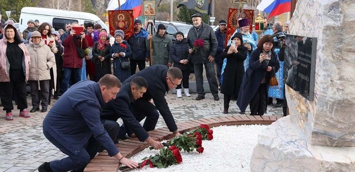 Мемориал погибшим в локальных войнах и вооруженных конфликтах открыли в Чемале