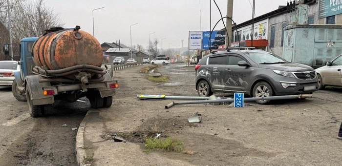 В ДТП с тремя автомобилями в Горно-Алтайске пострадал подросток