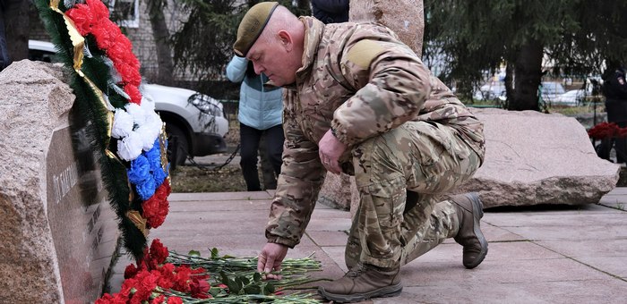 В Республике Алтай почтили память погибших сотрудников ОВД