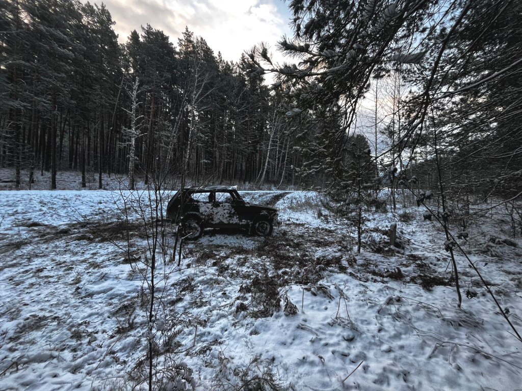 «Нива» слетела с дороги и опрокинулась у Манжерока, пострадал водитель 