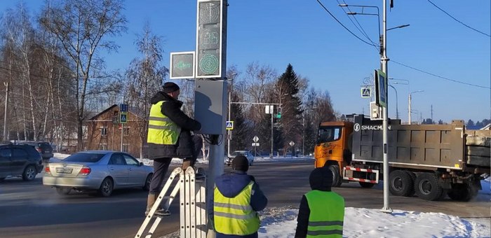 На Кирзаводе в Горно-Алтайске заработал новый светофор