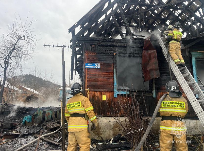 Многодетная семья пострадала на пожаре в Соузге 